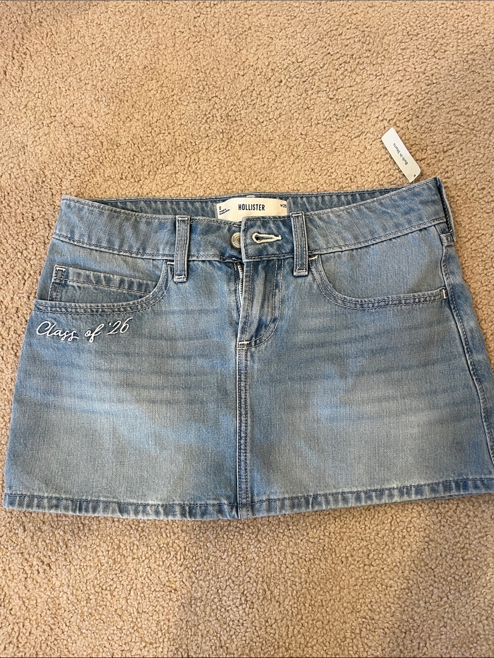 NWT Hollister Light Wash Denim Mini Skirt- class of 2026 size 25